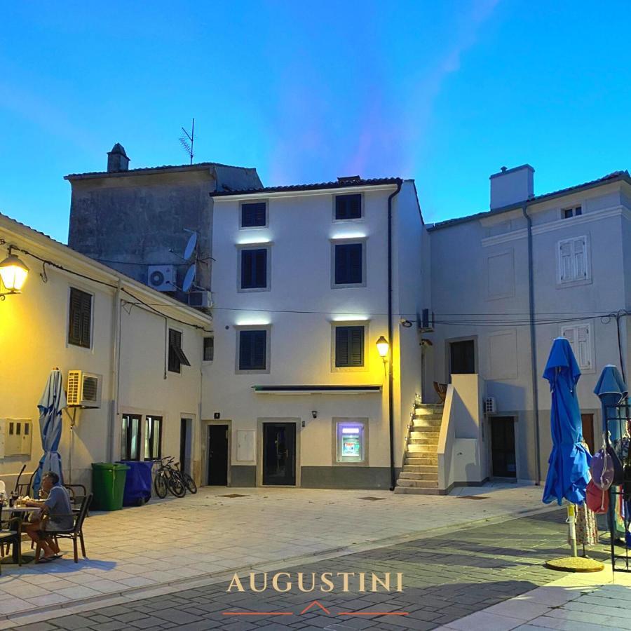 Apartment Augustini Cres Luaran gambar
